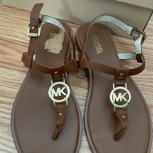 MK women’s brown sandals. Size 9